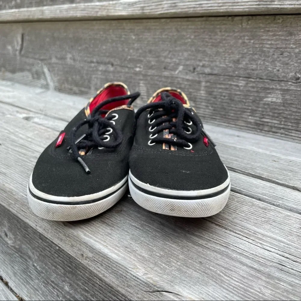VANS Black low top sneakers with animal print trim 6.5